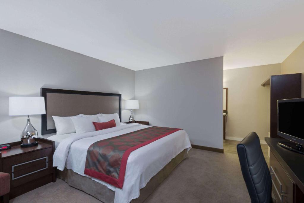Двухместный номер Standard двуспальная кровать в Ramada by Wyndham Boston