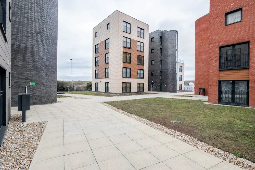 Livestay-spacious Modern One Bed Apt Near Heathrow