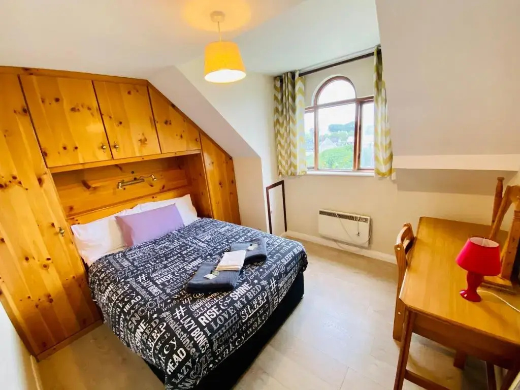 2 Bedrooms Apartment