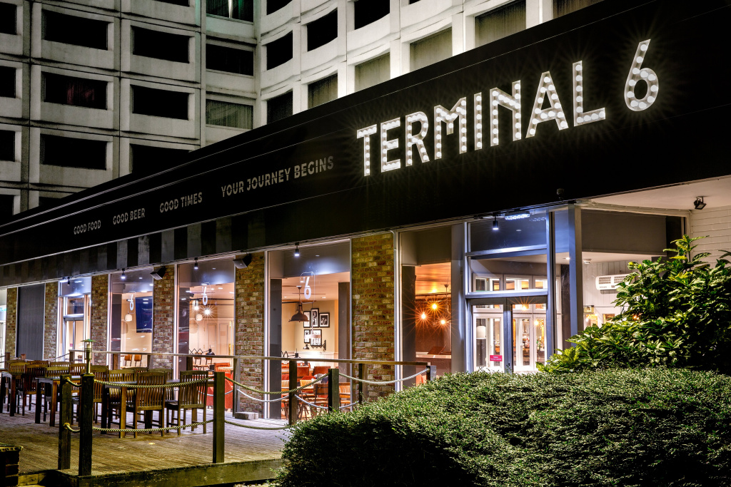 Holiday Inn London - Heathrow M4,jct.4 by IHG