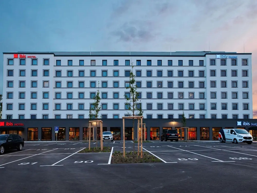 Отель Ibis Berlin Airport в Берлине
