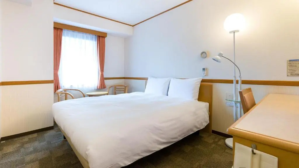 Двухместный номер Standard двуспальная кровать в Toyoko Inn Okinawa Naha Omoromachi Ekimae