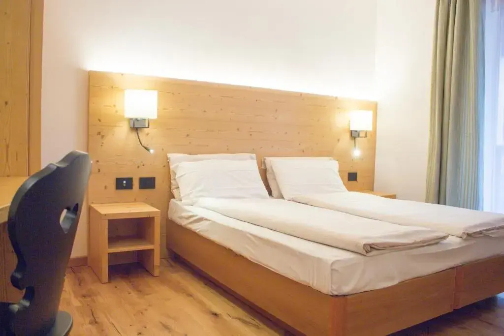 Classic Double room (full double bed)