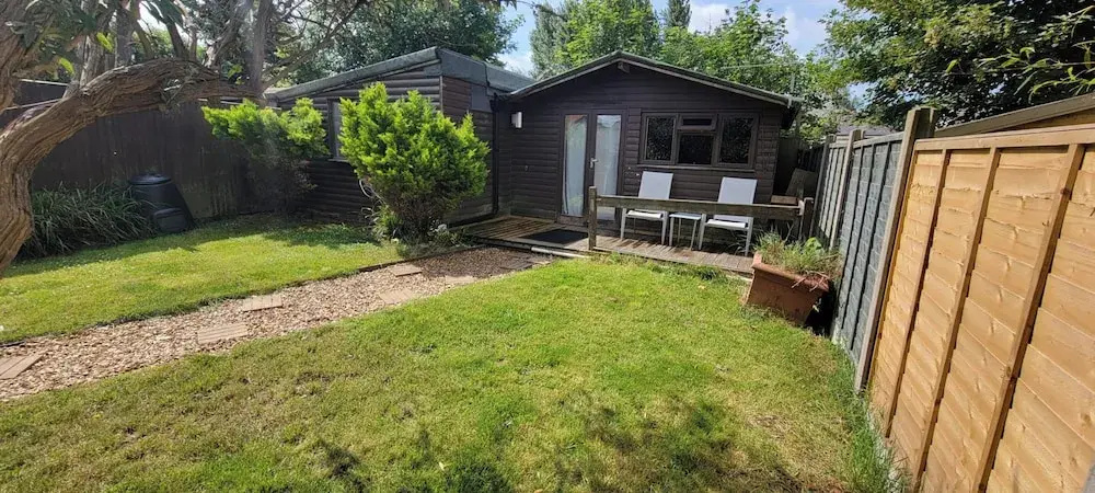 4 Guests - Pet Friendly - 13 min to the Beach