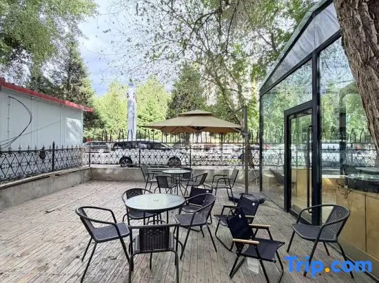 Yubai | Detached Courtyard Homestay (Burqin Sino-Russian Old Wharf Style Street)