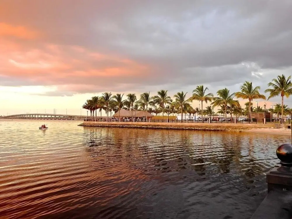 Punta Gorda 2-Bedroom Canalfront Condo with Dock and Pool 2 Condo