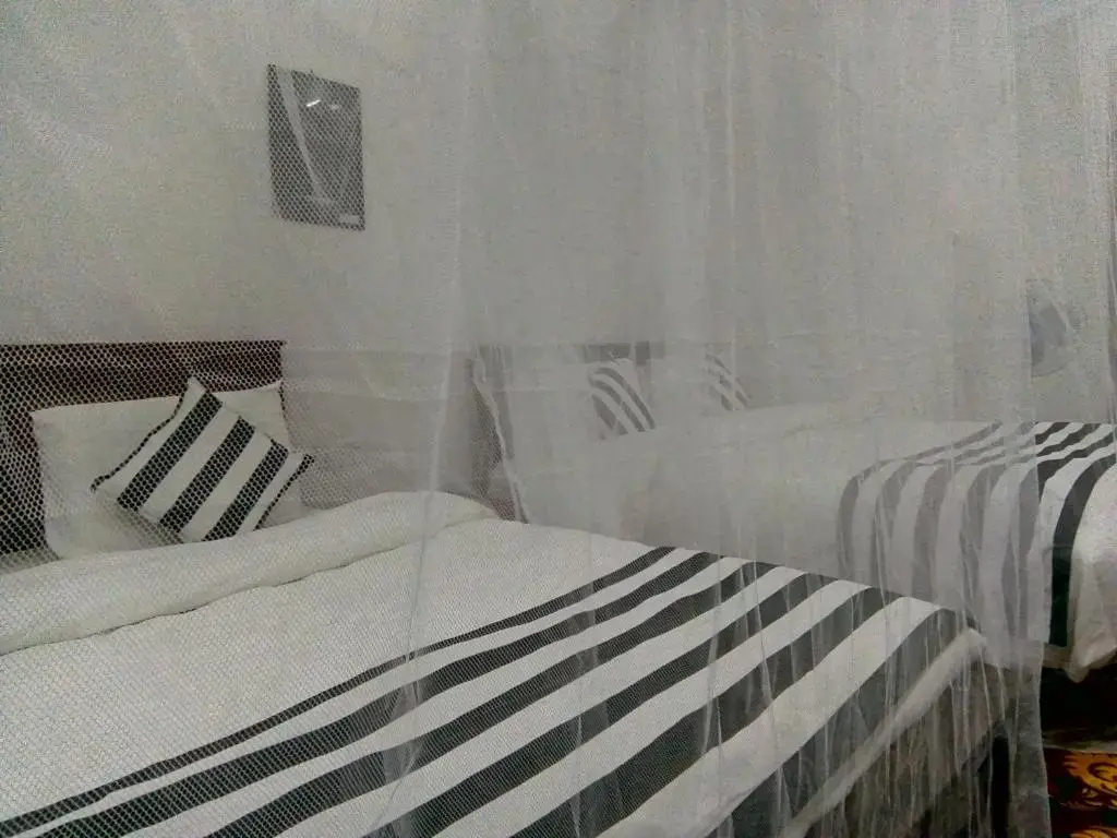 Deluxe Double room with river view (full double bed)