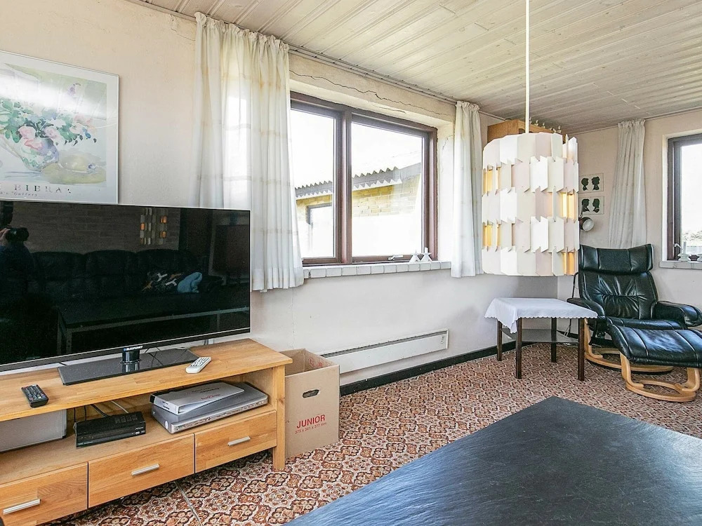 Beautiful Holiday Home in Søndervig Near North Sea - фото 6