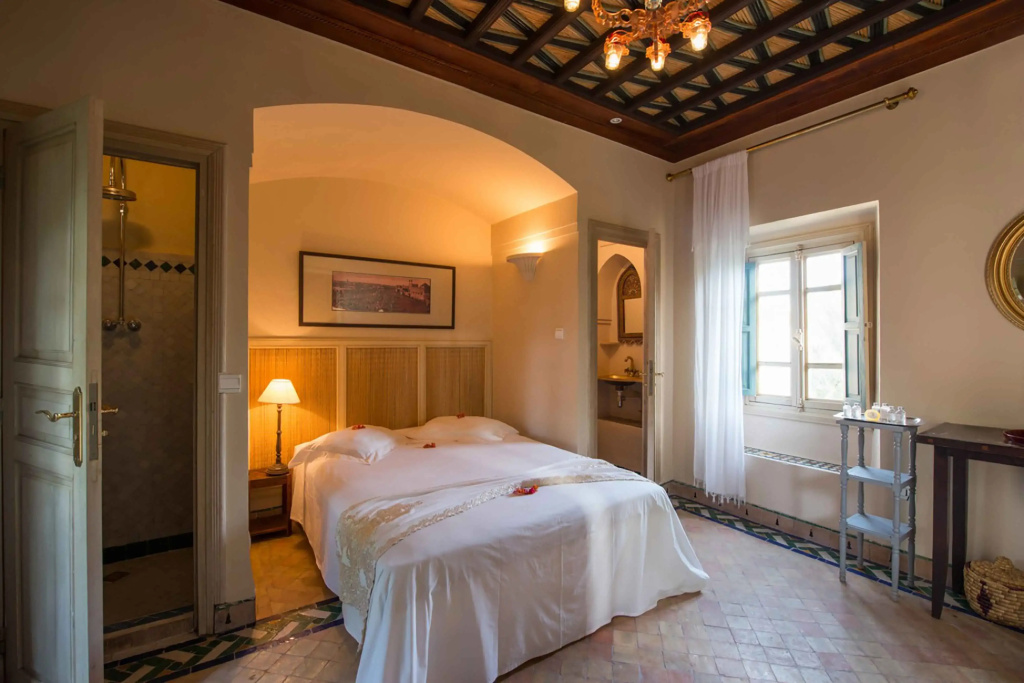 1 Bedroom Standard Family room with pool view