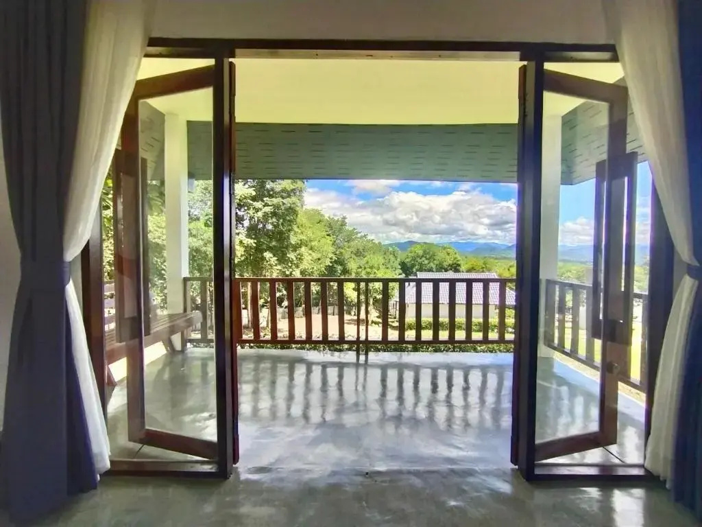Cottage with garden view