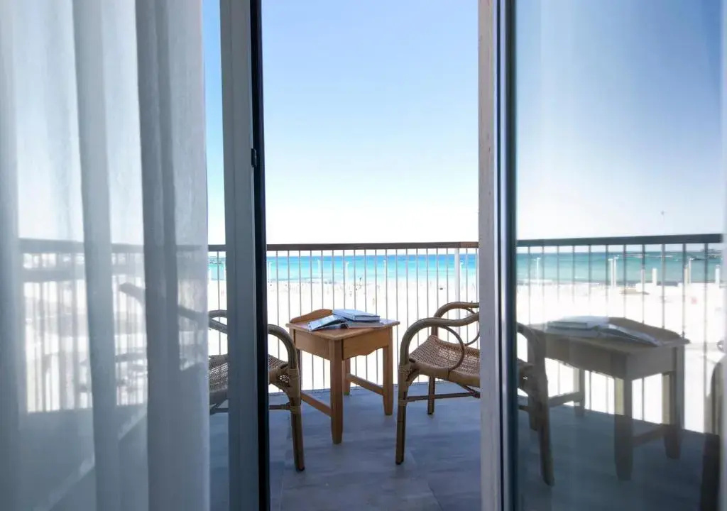 Deluxe Double room with balcony and with sea view (full double bed)