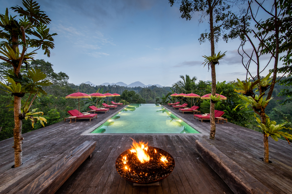 Buahan, A Banyan Tree Escape