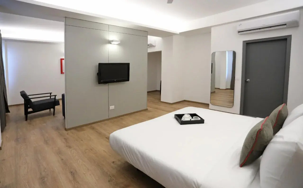 Tiara Gold by OYO Rooms