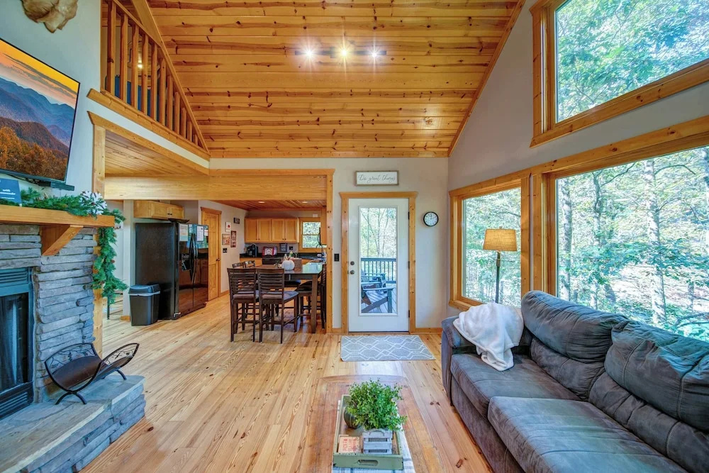 Buck Valley Lodge Home for 12
