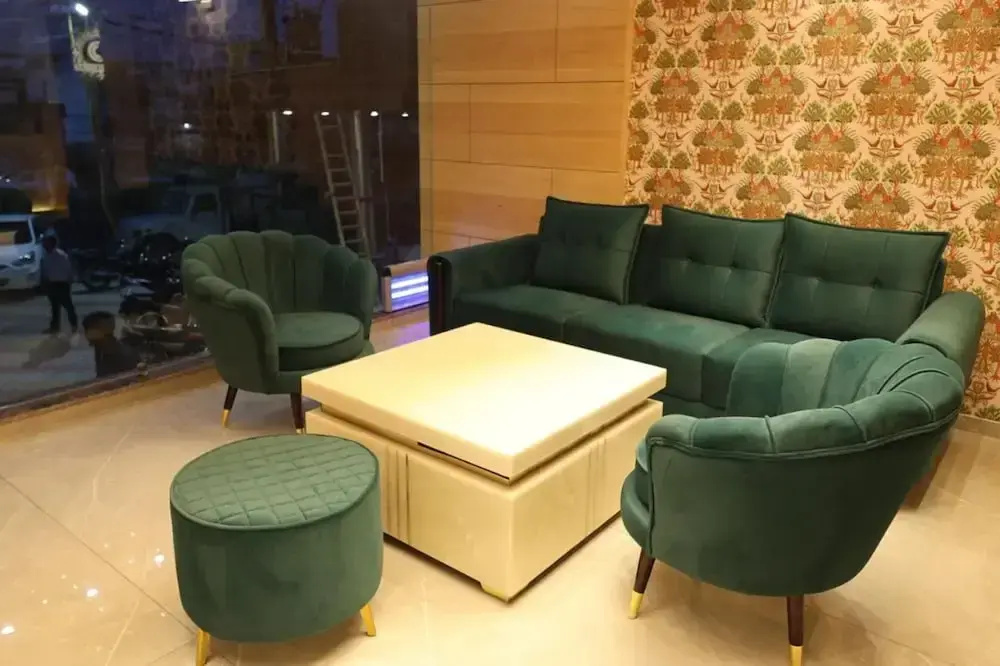 Country Green Hotel