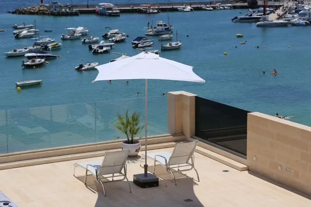 Beach & Waterfront