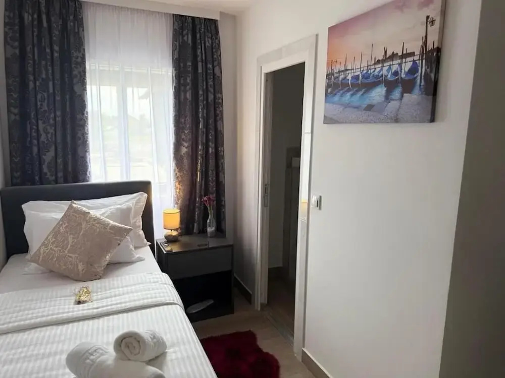 Economy room