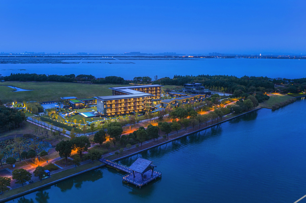 Beach & Waterfront