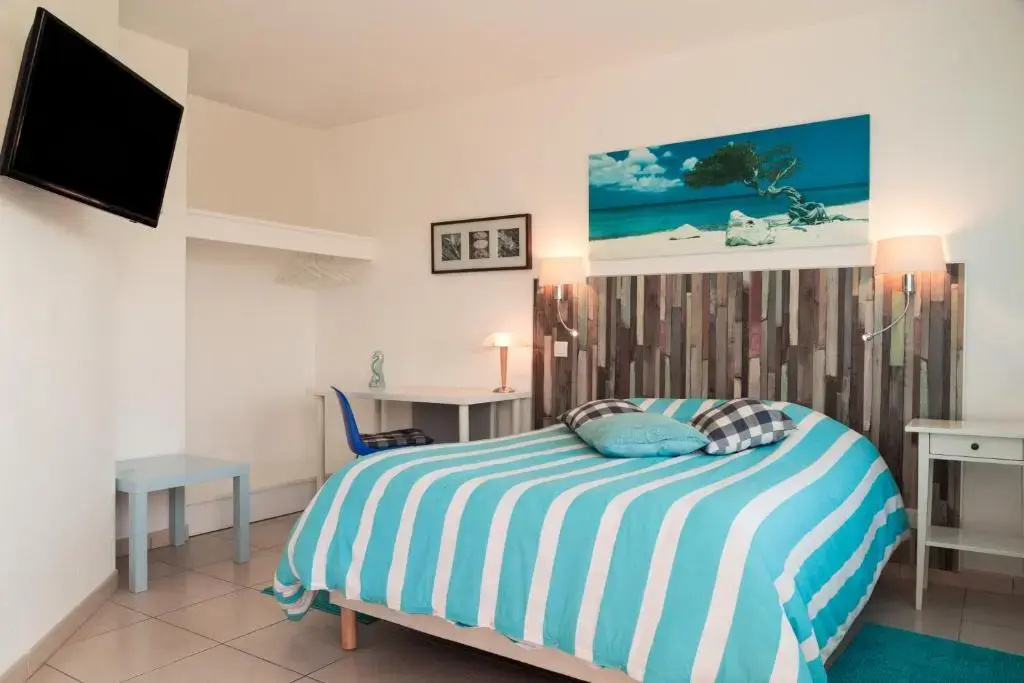Standard Double room (full double bed)