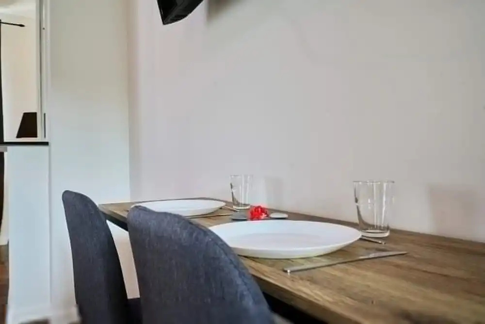 Voir la photo 2 — Grand Studio Avec Balneo Proche Gare