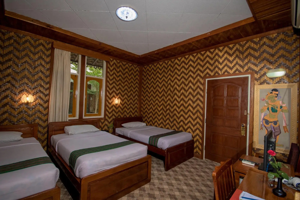 Superior Triple room