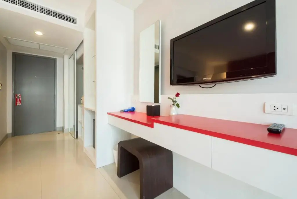 Deluxe Double room with balcony (full double bed)