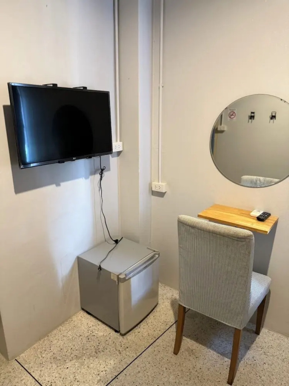 Economy room