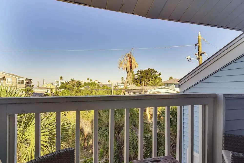 1 Block to Sunset Beach: Dog-friendly Family Home
