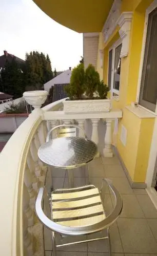 Balcony & Terrace