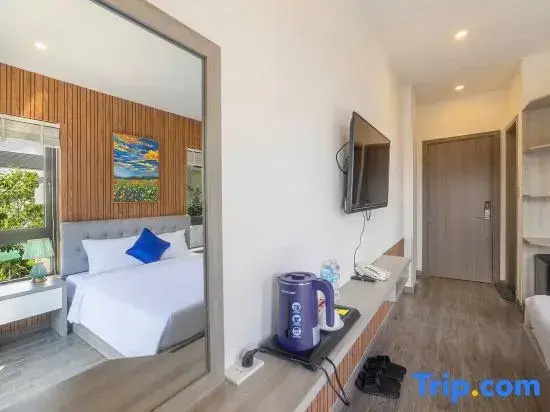 Superior Double room with balcony (full double bed)
