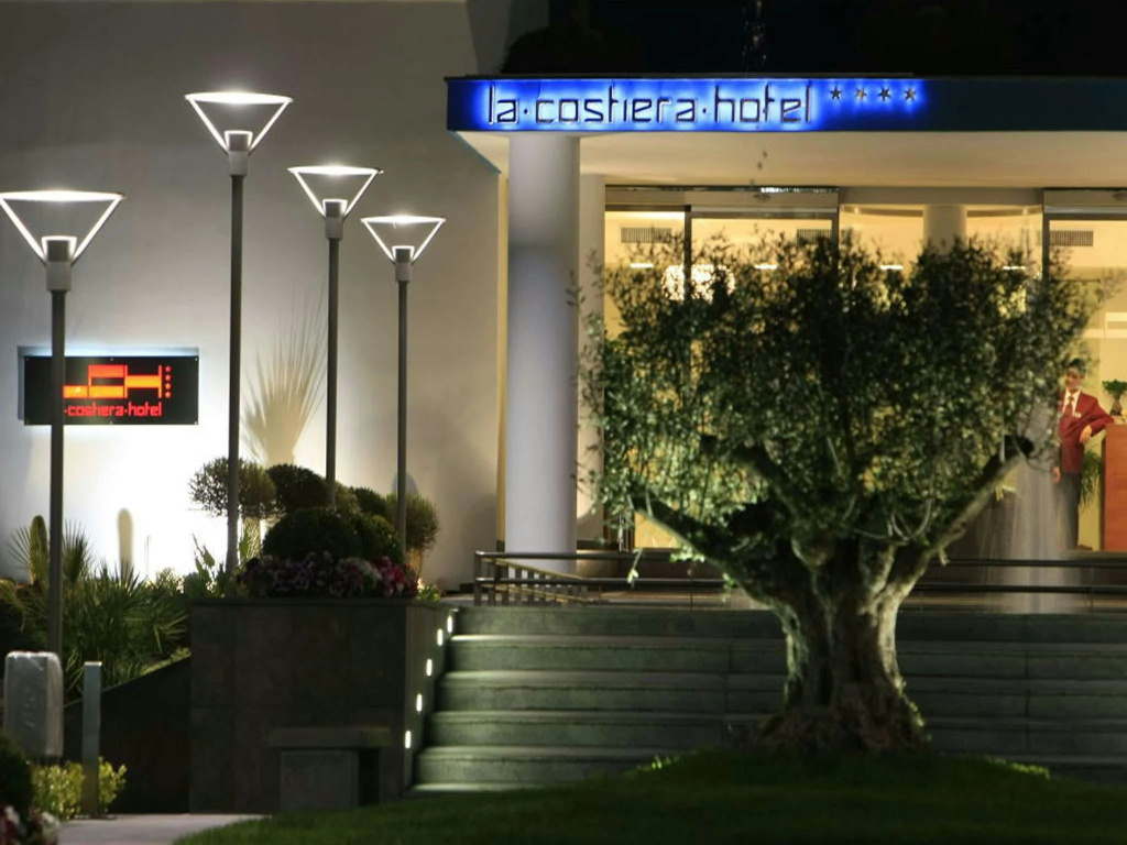 La Costiera Hotel