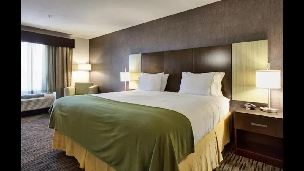 Holiday Inn Express Hotel & Suites NORTH FREMONT by IHG - Chambres