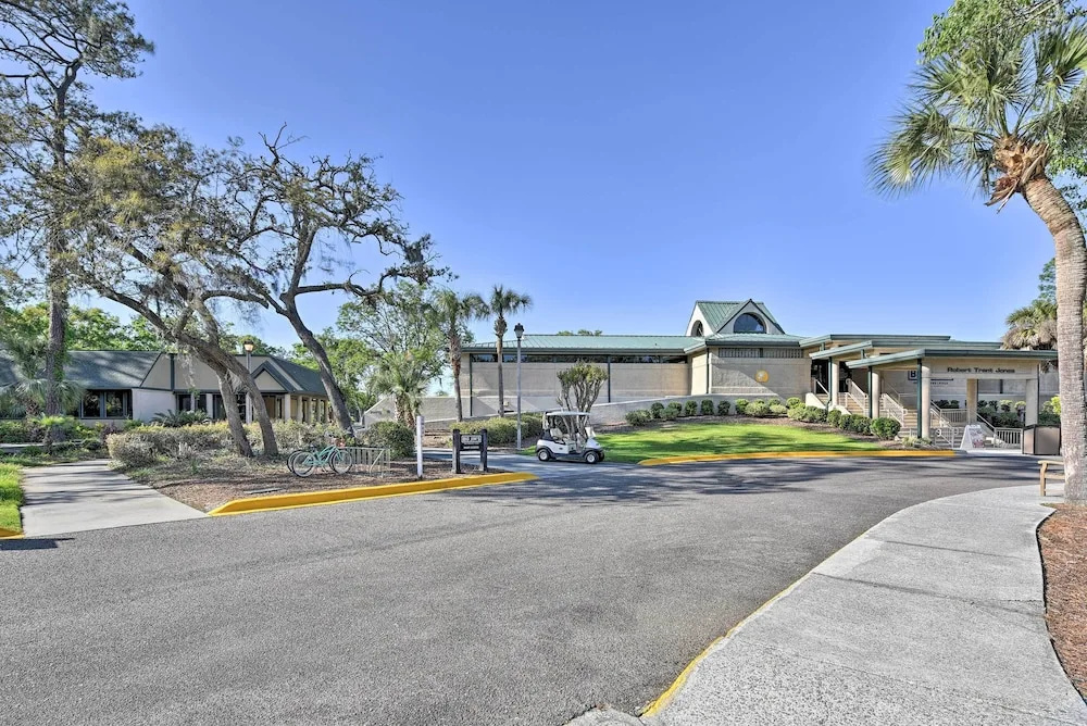 Walk to Beach: Hilton Head Island Resort Gem