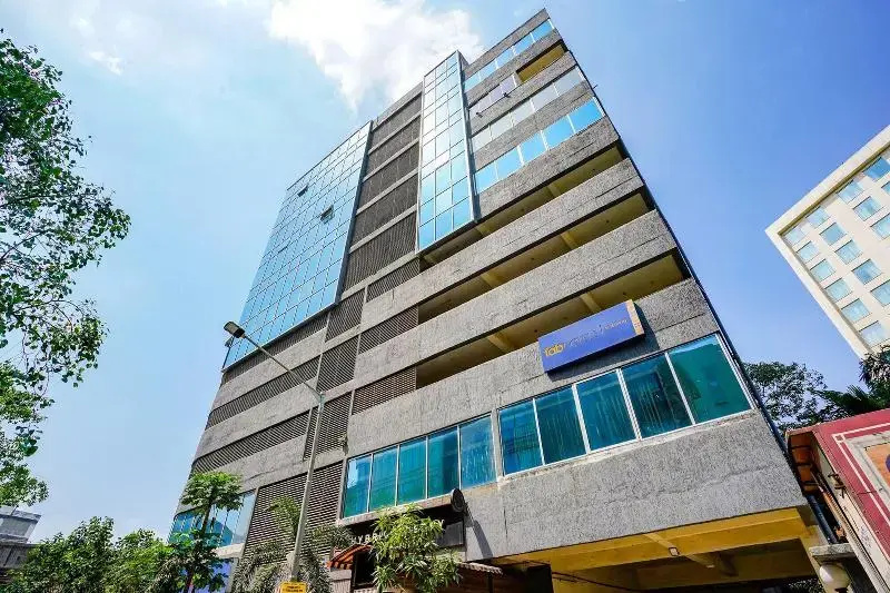 Fabhotel Azure