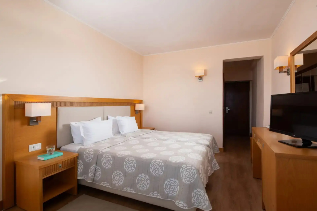 Double room with sea view (full double bed)