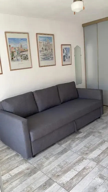 Spacieux studio sur le port de hyeres