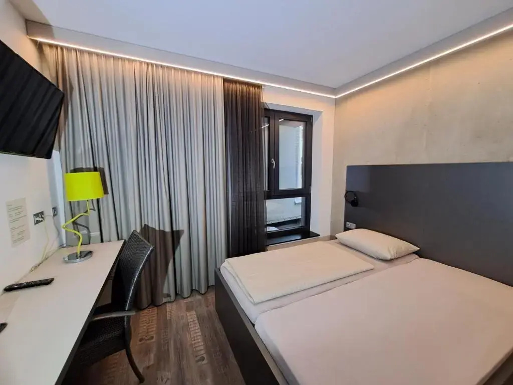Standard Double room (full double bed)