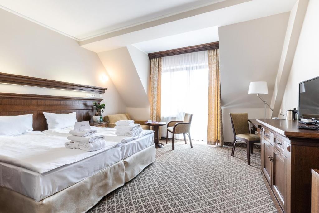 Standard Double room (full double bed)