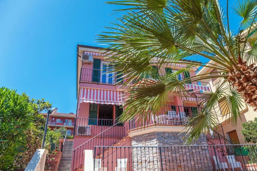 Villa Magnolia Costarainera
