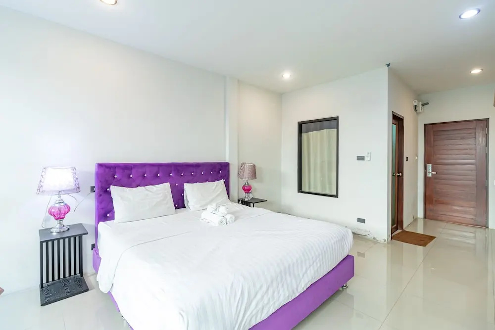 Standard Double room with balcony (full double bed)