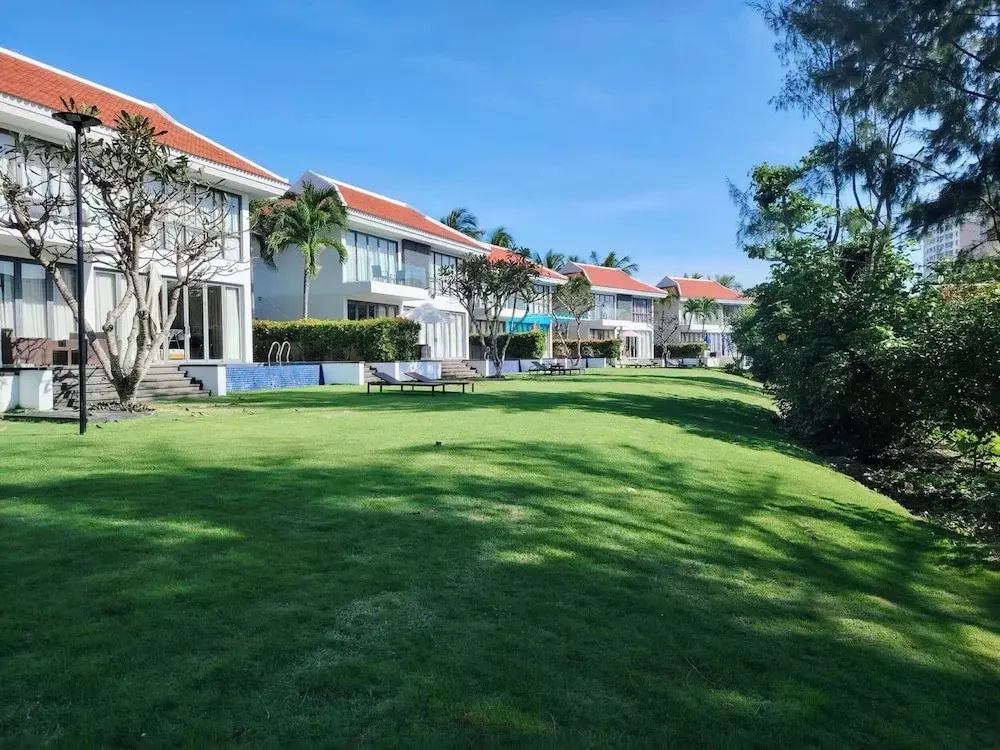 4 Bedrooms Superior Villa with garden view