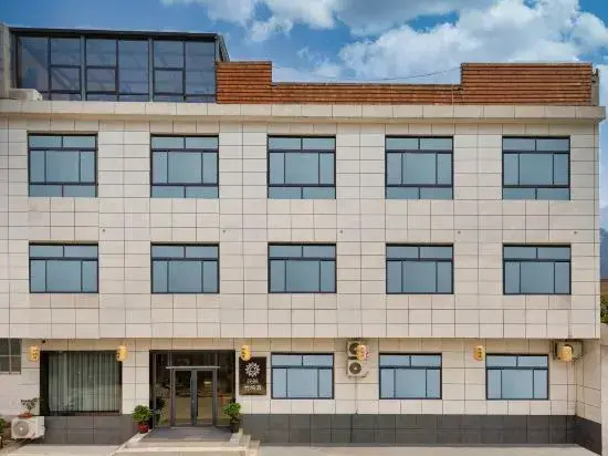 Floral Hotel· ZhuwuQing hotel