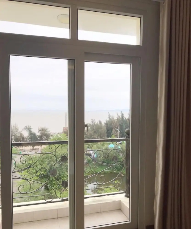 Deluxe Double room with balcony and with sea view (twin beds)