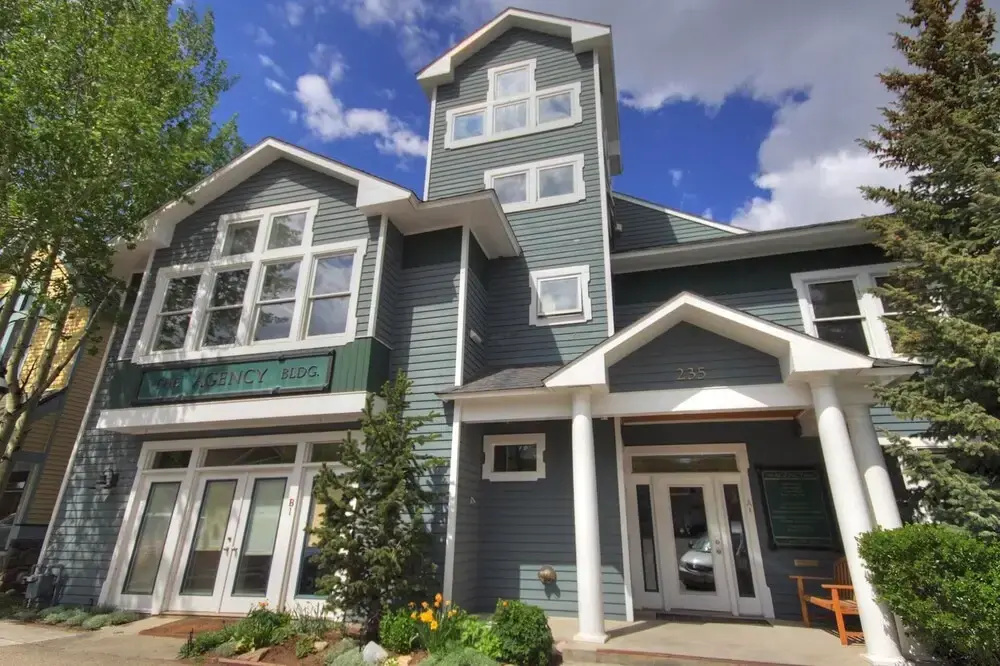 Porcupine Peak 2 Br condo by RedAwning