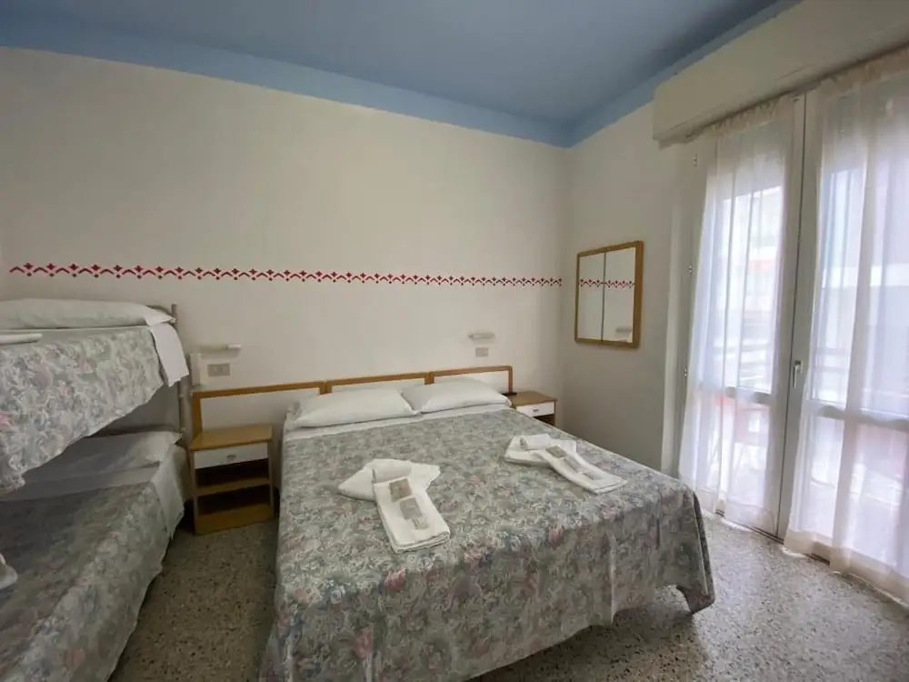 Economy Quadruple room with balcony