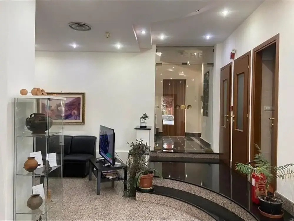 Lobby & Reception