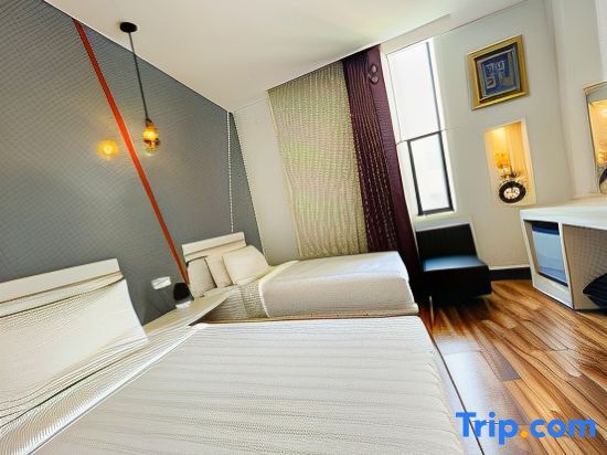 DE Hotel Phnom Penh by null