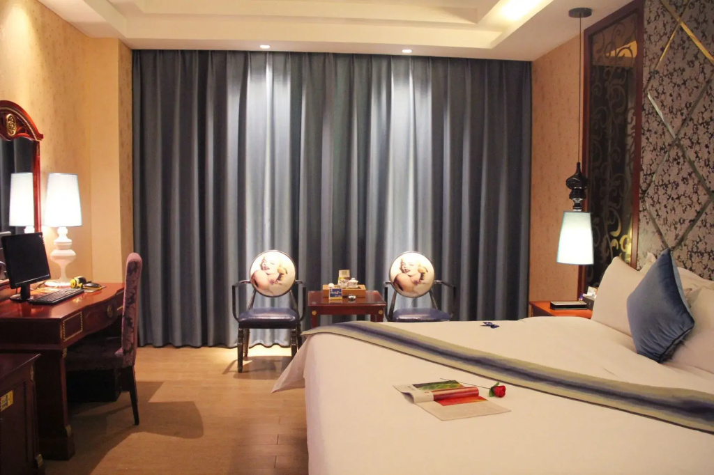 Lobby & Reception