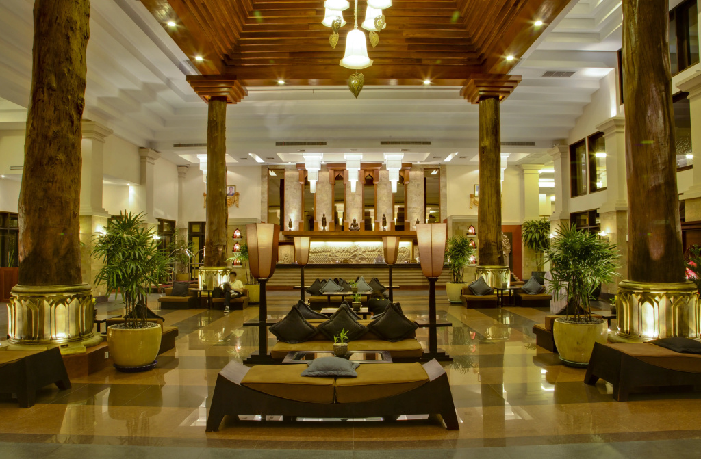 Lobby & Reception