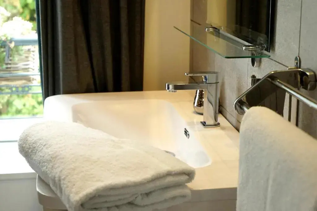 Standard Double room with garden view (full double bed)